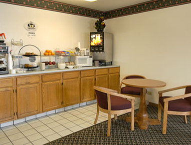 Super 8 By Wyndham Bourbonnais/Kankakee Area Restaurant photo